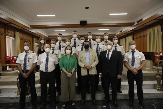 Despedida a la promoción de pilotos de la escuela Patria formados en el aeropuerto de Córdoba.