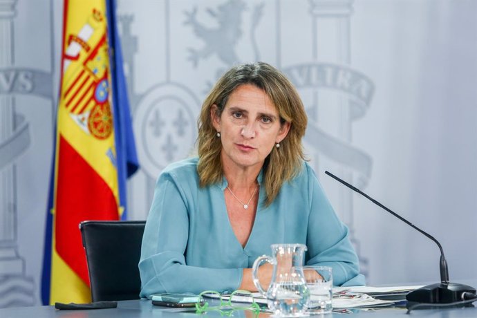 La vicepresidenta tercera y ministra para la Transición Ecológica y el Reto Demográfico, Teresa Ribera, comparece en una rueda de prensa tras una reunión del Consejo de Ministros en Moncloa, a 3 de agosto de 2021, en Madrid, (España). El Gobierno ha apr