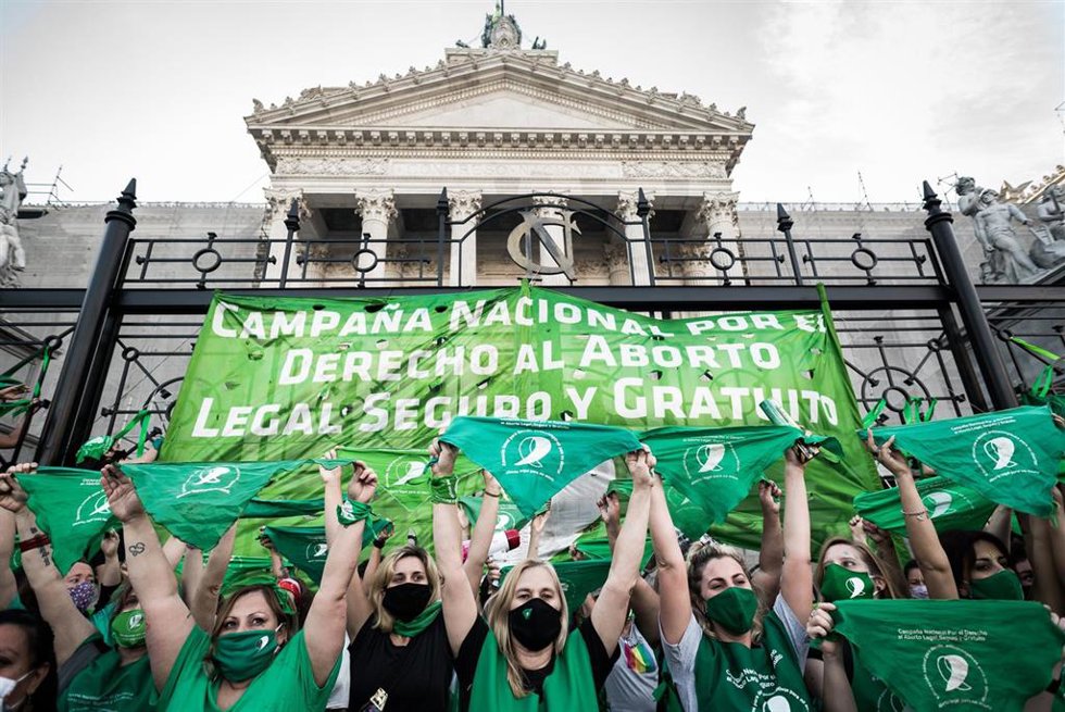 Archivo - Imagen de archivo de movilizaciones a favor de la despenalización del aborto en Argentina.