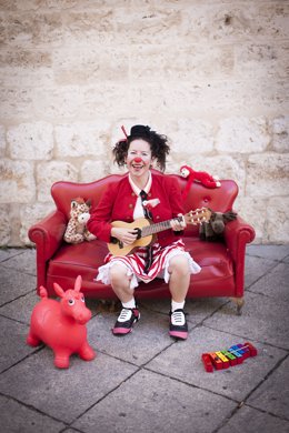 Archivo - La artista vallisoletana Alicia Sanz representará su espectáculo de clown en Vallsur