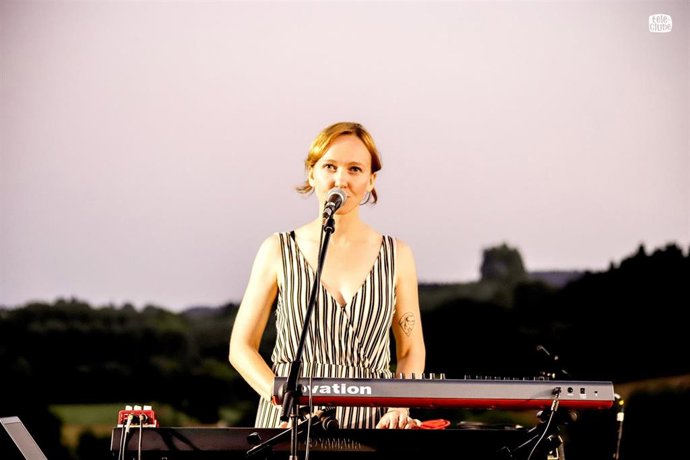 Archivo - La artista 'Allova', una de las participantes en el festival 'Go!Go!Zo! Xacobeo 2021-2022'