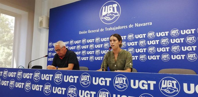 Jesús Santos, secretario general de UGT en Navarra, y Aroa Celorrio, secretaria de Juventud del sindicato