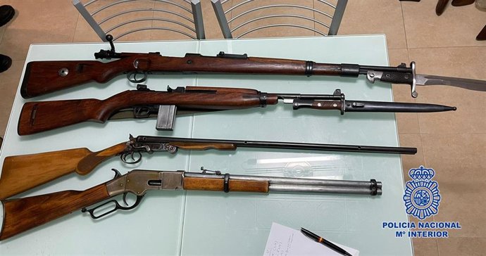 Incautadas 60 armas de fuego en una vivienda de Murcia cuyo propietario las coleccionaba