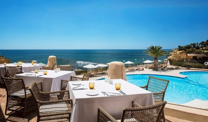 El hotel de 5 estrellas Lujo Vilalara Thalassa Resort, situadao en la región portuguesa del Algarve.