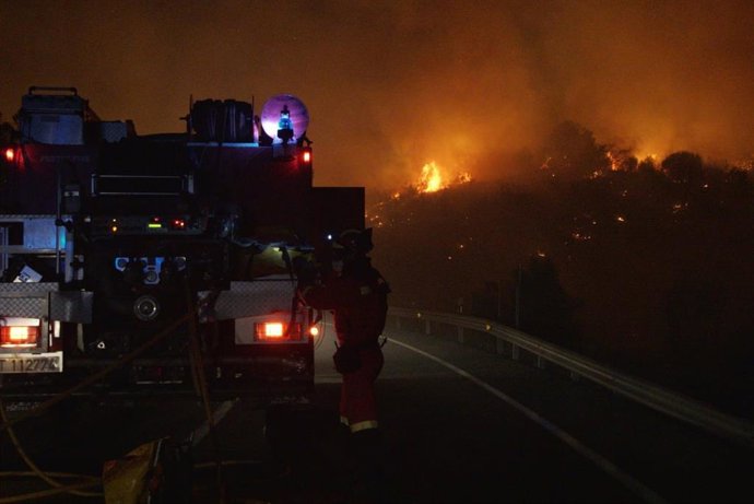 La UME, durante el incendio de El Tiemblo de la semana pasada.