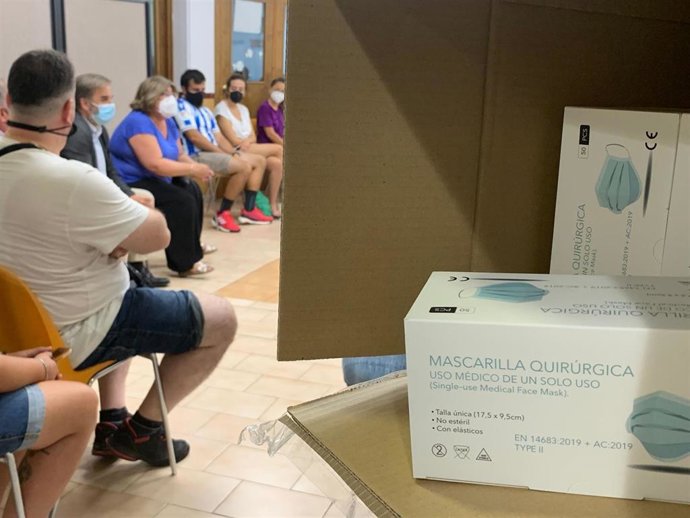 Reparto municipal de mascarillas en el distrito Norte