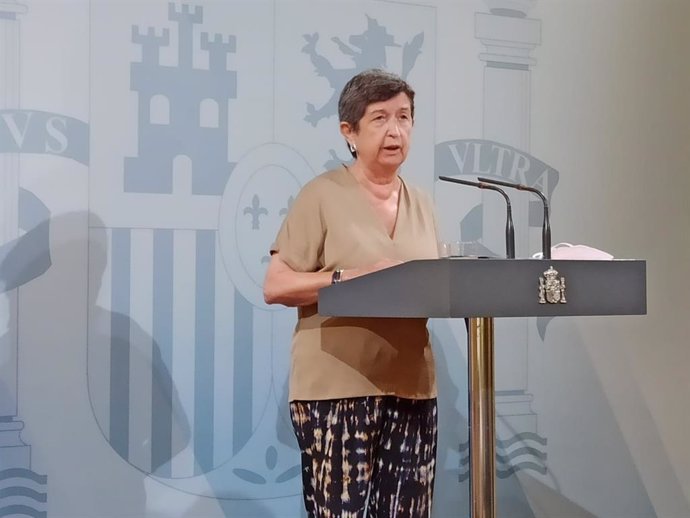 La delegada del Govern a Catalunya, Teresa Cunillera, en roda de premsa en la Delegació del Govern.
