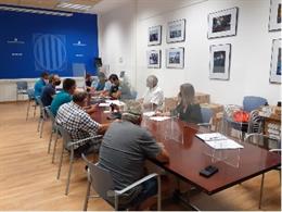 Representantes de los departamentos de Interior y Acción Climática se han reunido con sindicatos agrarios para compartir información y plantear las nuevas actuaciones para esta próxima campaña de algarrobas