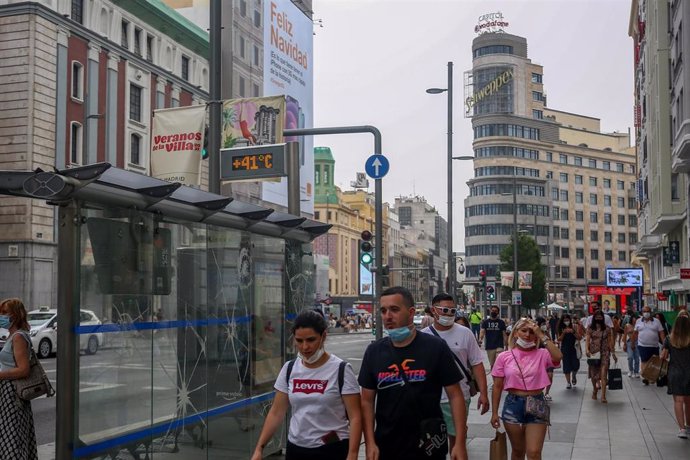 Un termómetro en el centro de Madrid marca una temperatura de 41 grados centígrados.