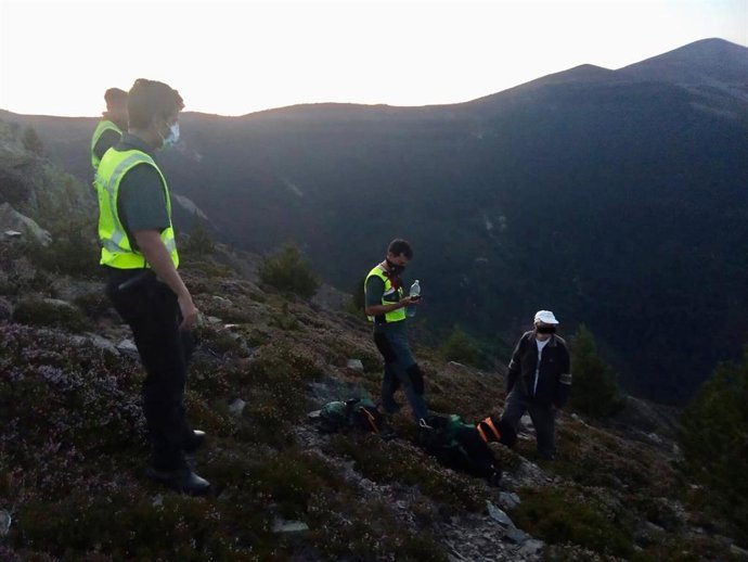 Momento de la localización del fraile que se había perdido tras asisitir a una misa en el San Lorenzo