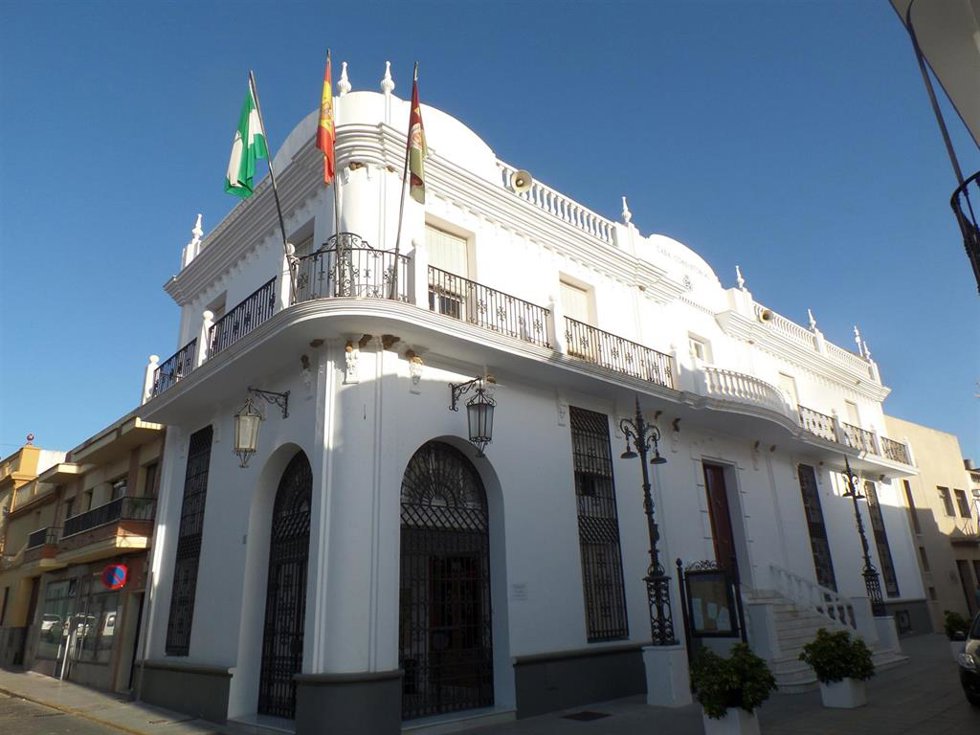 Archivo - Ayuntamiento de Trigueros en foto de archivo.