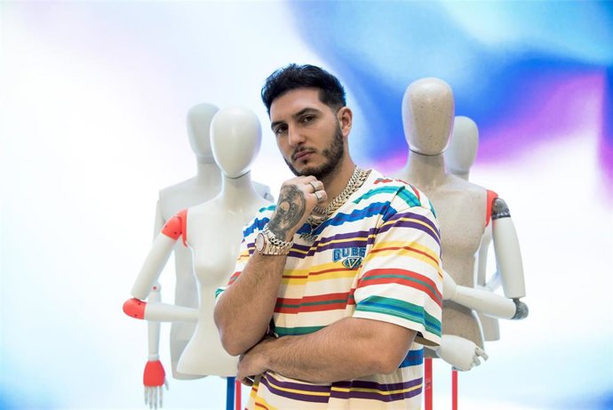 El cantante Omar Montes