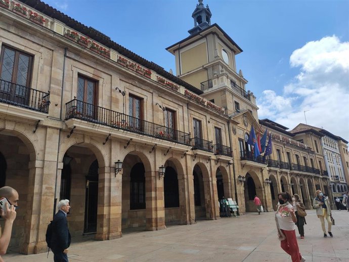 Archivo - Ayuntamiento de Oviedo, Plaza de la Constitución.
