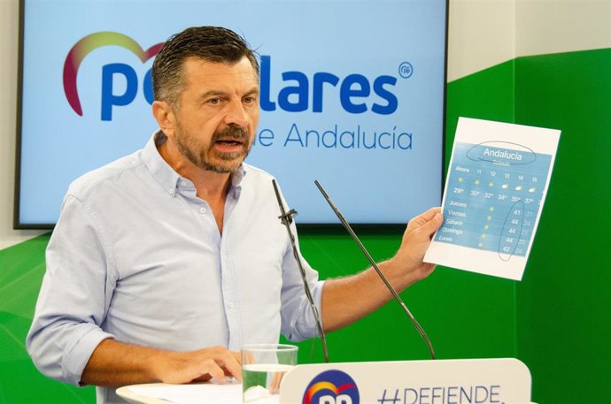 El vicesecretario general del PP-A, Toni Martín, este miércoles en rueda de prensa.