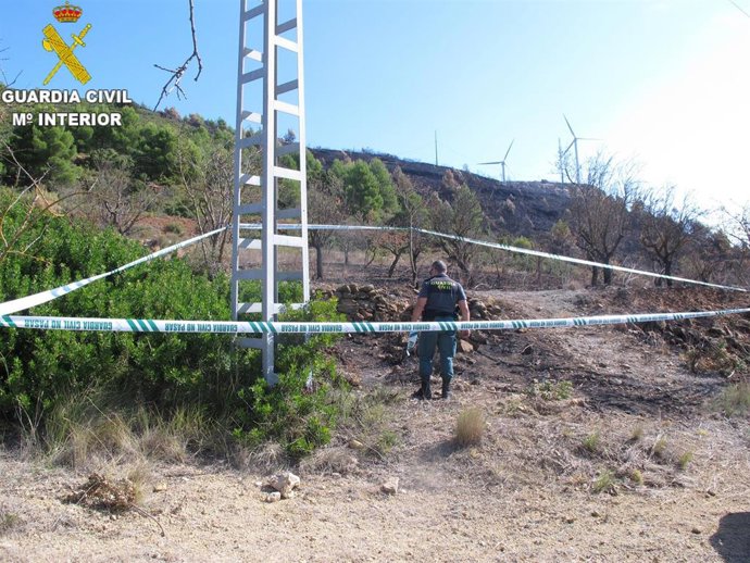La Guardia Civil investiga a una persona por un incendio forestal, ocurrido en el paraje "La Cabrera" de la localidad de Buñol.