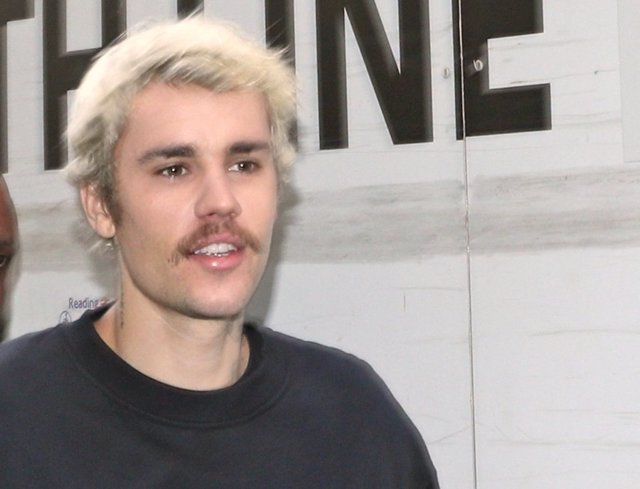 Archivo - FILED - 11 February 2020, United Kingdom, London: Canadian pop singer Justin Bieber arrives at the Tape Nightclub in Mayfair, to launch his album "Changes". Bieber, 27, has postponed his planned concert tour in North America again due to the cor