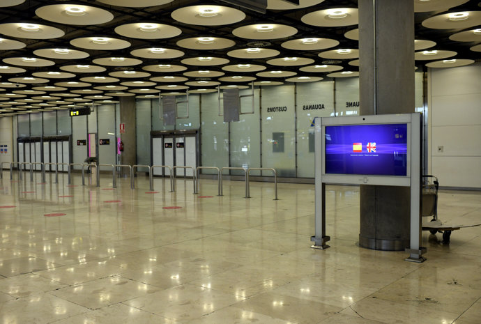 Terminal T1 vacía en el Aeropuerto de Madrid-Barajas Adolfo Suárez, en Madrid (España), a 27 de julio de 2020. 