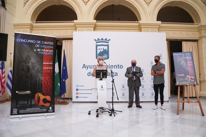 La concejala de Fiestas, Teresa Porras, informa de un concurso flamenco