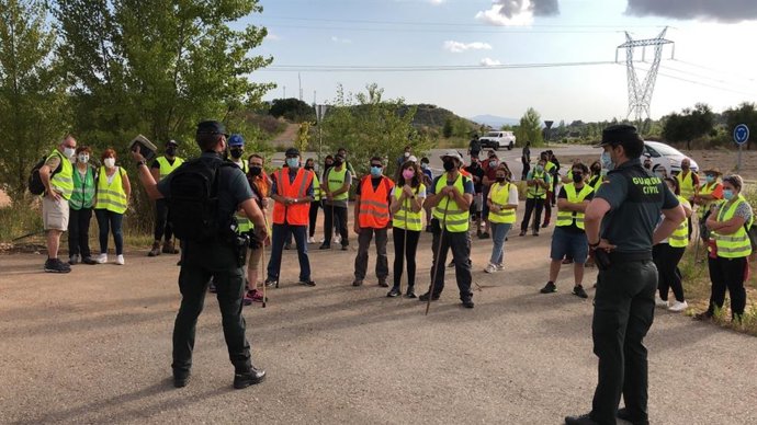 VOLUNTARIOS PARTICIPAN EN LA BÚSQUEDA DEL JOVEN DESAPARECIDO EN ENTRENA