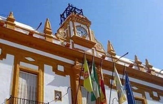 Archivo - Fachada del Ayuntamiento de Bailén.