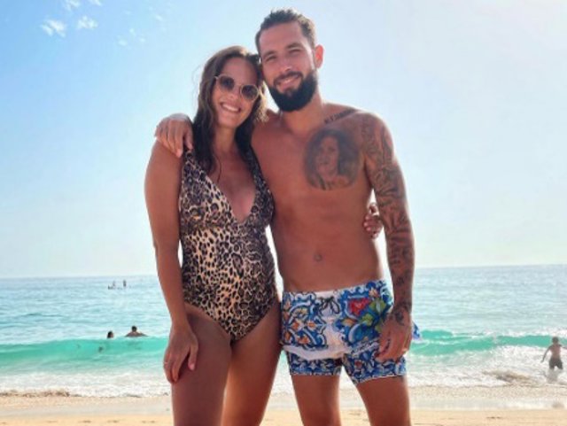 Jessica Bueno y Jota Peleteiro, en una imagen compartida por la modelo un mes después de dar a luz