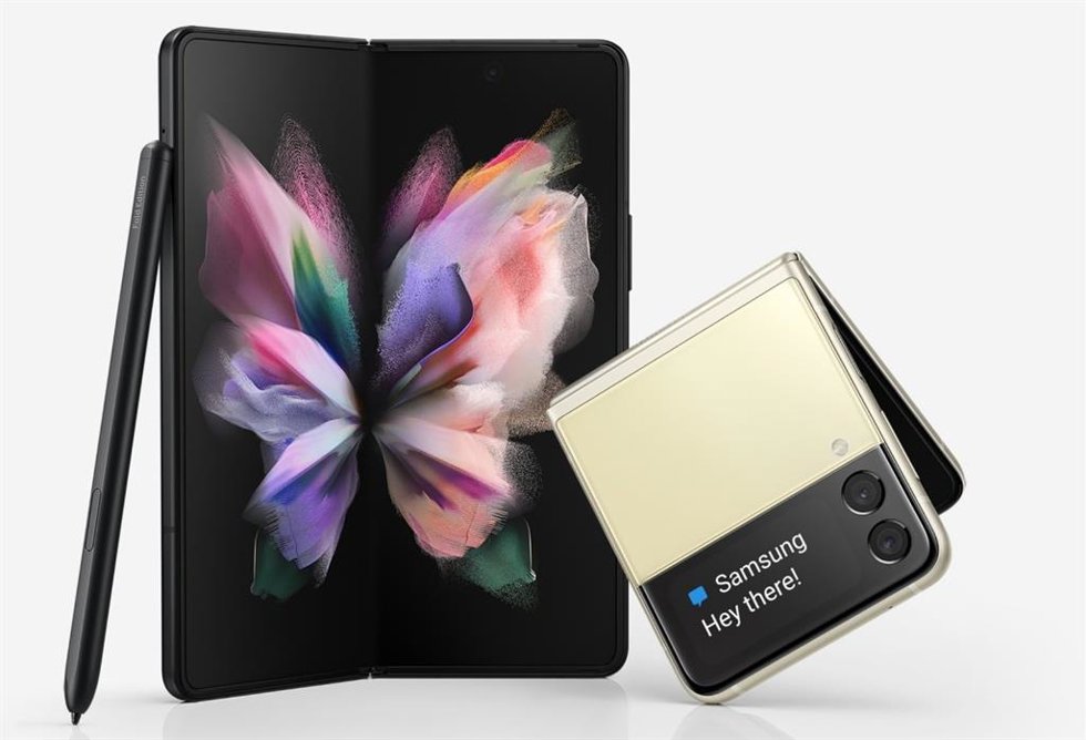 Samsung Galaxy Z Fold 3 (izquierda) y Z Flip 3 (derecha).