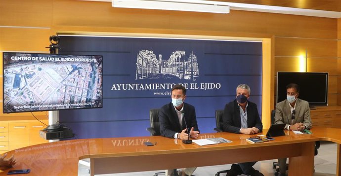 Presentación del nuevo centro de salud de El Ejido (Almería).