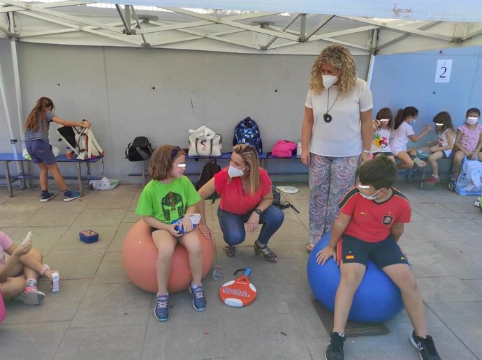 El Complejo Deportivo Sur de Alcalá de Guadaíra acoge actividades deportivas, formativas y juegos para el fomento de hábitos de vida saludable. 