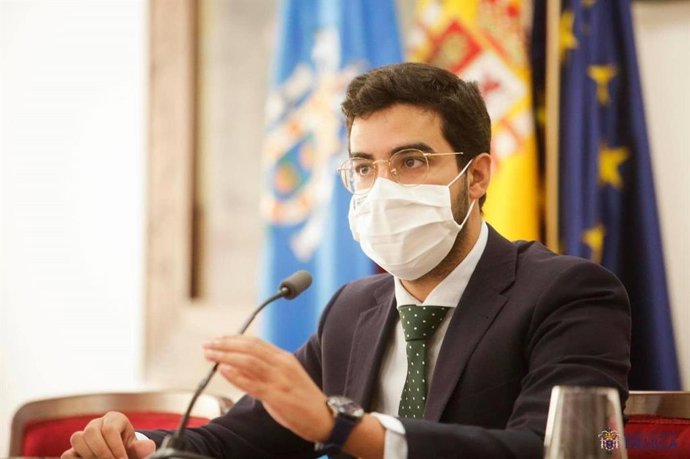 Archivo - El consejero de Salud Pública de Melilla, Mohamed Mohand