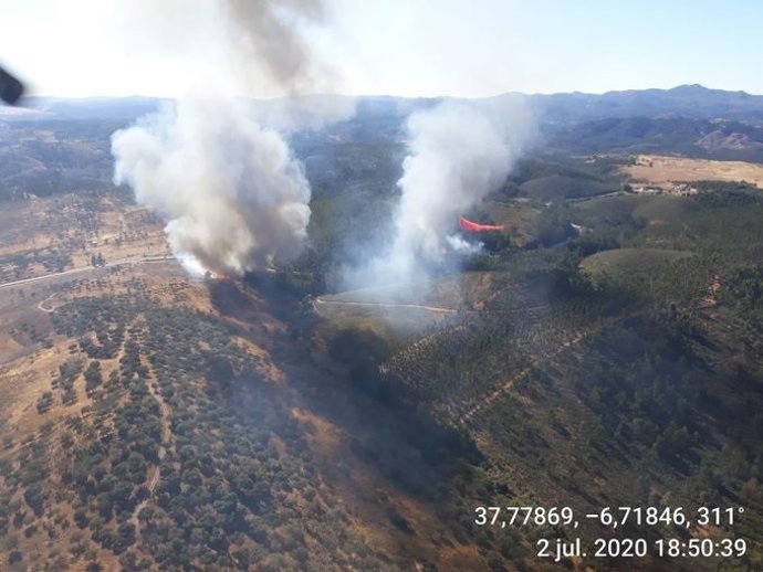 Archivo - Incnedio forestal en Almonaster la Real (Huelva)