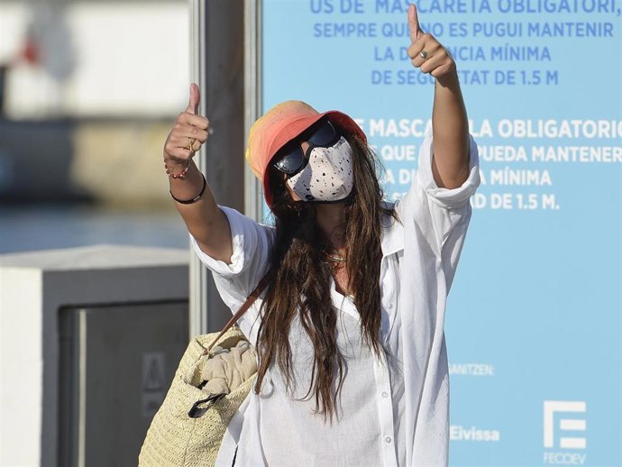 Archivo - Anabel Pantoja llega a puerto después de una jornada en barco
