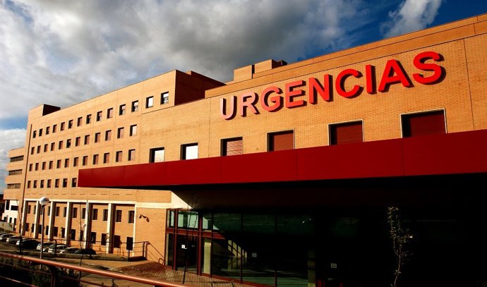 Archivo - Sevilla.- Sucesos.- Cuatro personas heridas al colisionar dos vehículos en Sanlúcar la Mayor