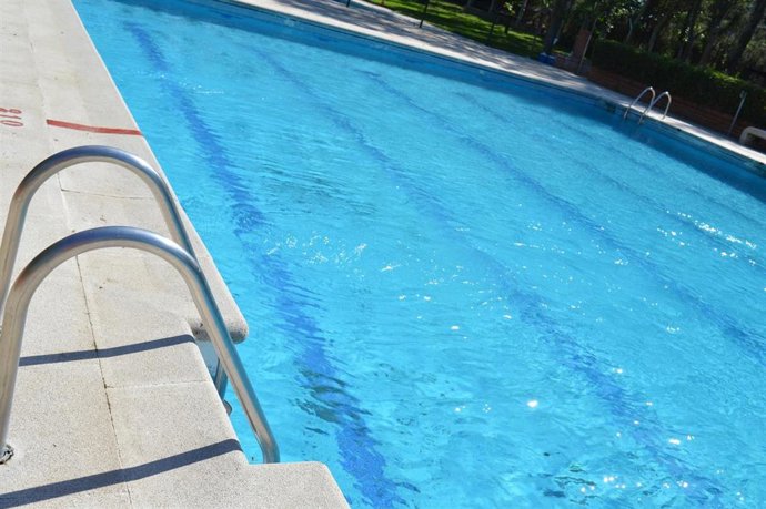 Archivo - Piscina.