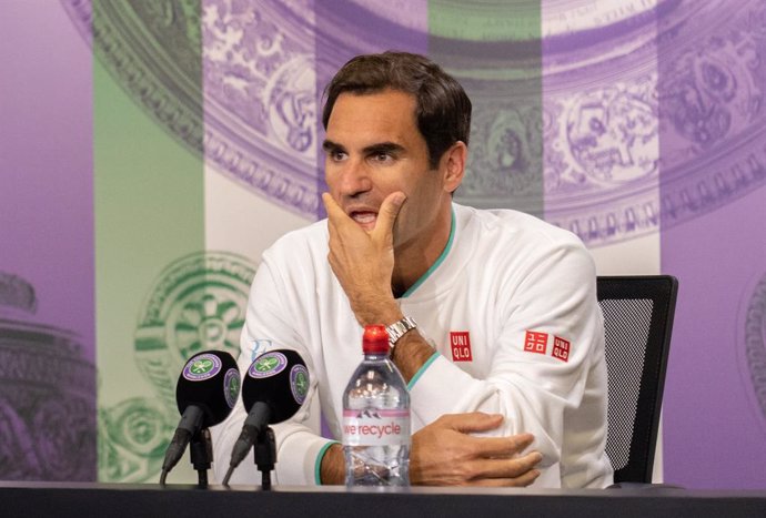Archivo - 07 July 2021, United Kingdom, London: Swiss tennis player Roger Federer attends a press conference in the Main Interview Room after losing his men's singles quarter-final match against Polish Hubert Hurkacz on day nine of the 2021 Wimbledon Te