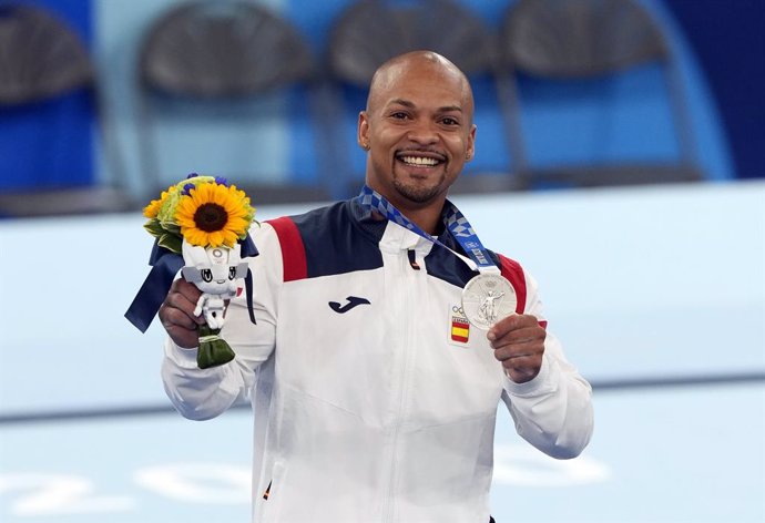 Ray Zapata con su plata olímpica