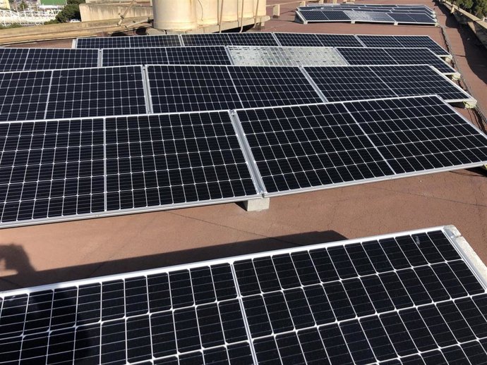 El Ayuntamiento reducirá un 26% el consumo eléctrico con su plan de autosuficiencia energética