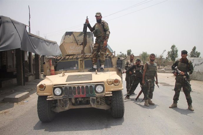 Integrantes de las fuerzas de seguridad afganas durante un operativo contra los talibán en la provincia de Laghman.