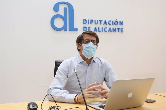 Archivo - Alicante.- La Diputación abre el plazo de las ayudas en materia de residentes internacionales dotadas con 215.000 euros