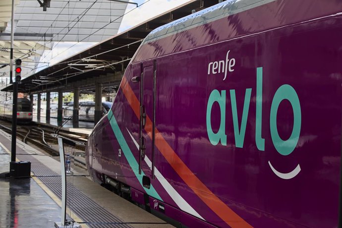 Archivo - Presentación del nuevo servicio ferroviario de Renfe AVLO, a 23 de junio de 2021, en Madrid, (España). Bajo la denominación de AVE 'low cost' de Renfe, este servicio ferroviario ofrece cuatro circulaciones diarias entre Madrid y Barcelona con 