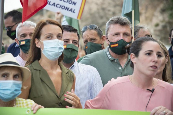 La diputada de VOX, Rocío de Meer, en la concentración contra el CATE de Cartagena