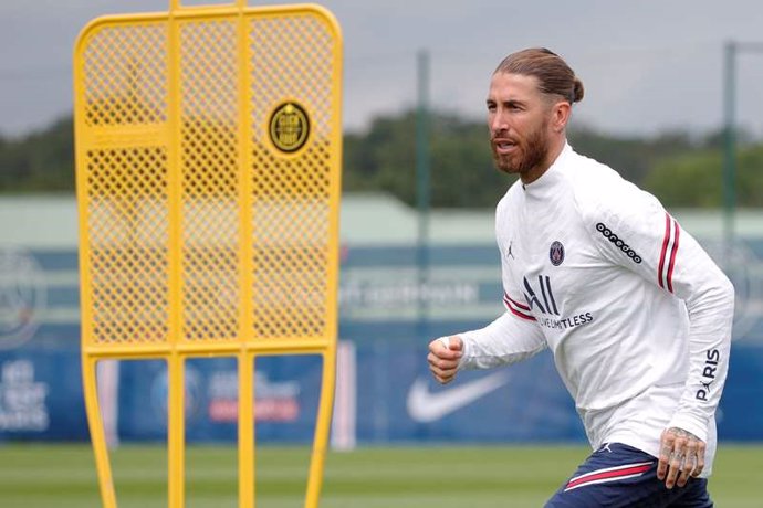 Sergio Ramos entrena con el PSG