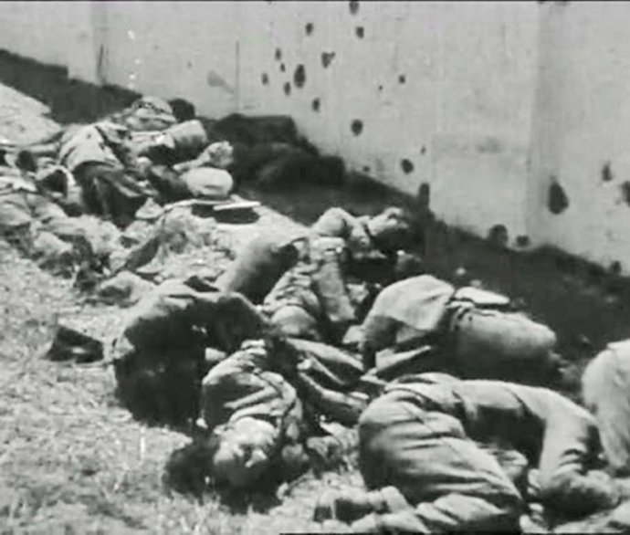Archivo - Fusilados durante la "matanza de Badajoz" en agosto de 1936
