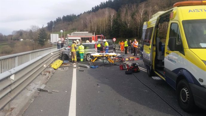 Archivo - Un total de 44 personas han fallecido en accidentes de tráfico en lo que va de año en Euskadi 