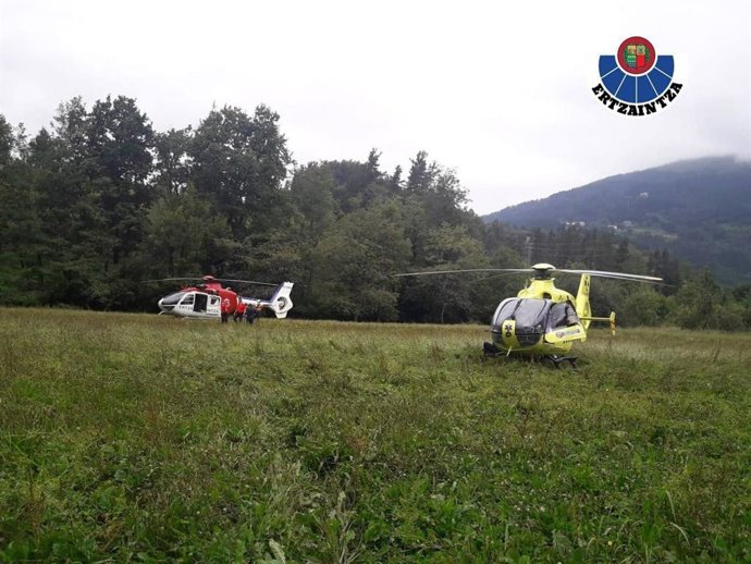 Helicópteros desplazados para atender el accidente mortal de Aulesti (Bizkaia)