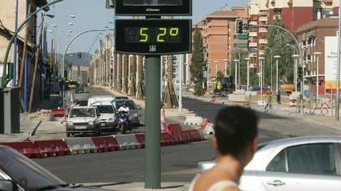 Archivo - Calor, ola de Calor, Córdoba, Altas temperaturas, termómetros