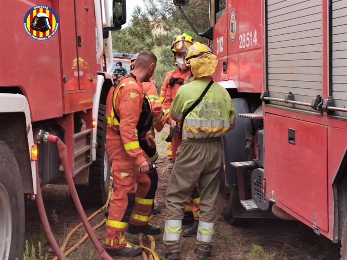 Efectivos del Consorcio Provincial de Bomberos de Valencia en un incendio en Bicorp