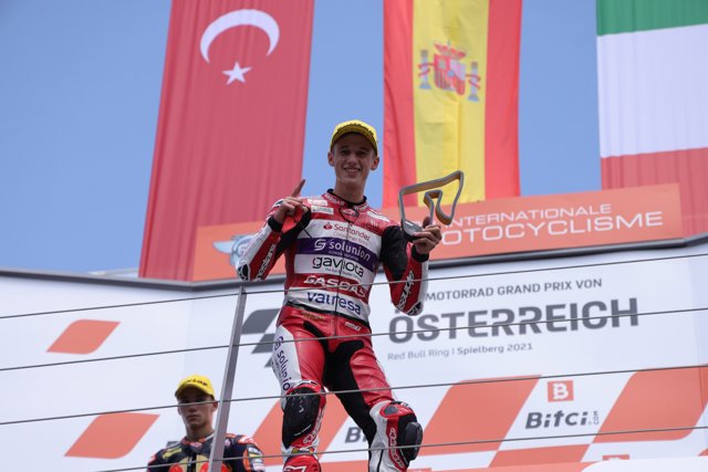 Sergio García Dols celebra su victoria en el Gran Premio de Austria