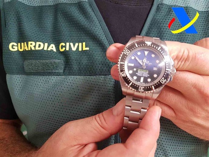Guardia Civil y Agencia Tributaria intervienen en Mallorca miles de artículos falsificados.