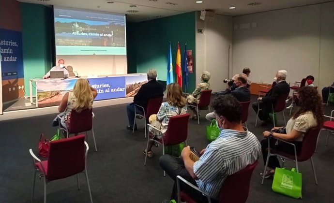 Presentación de 'Asturies, camín al andar'