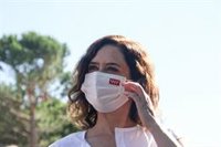 Ayuso pide al Gobierno una "política clara" con los menores no acompañados: "No podemos tenerlos deambulando"